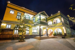 Гостиница Seasons Bed and Breakfast  Guanshan Township